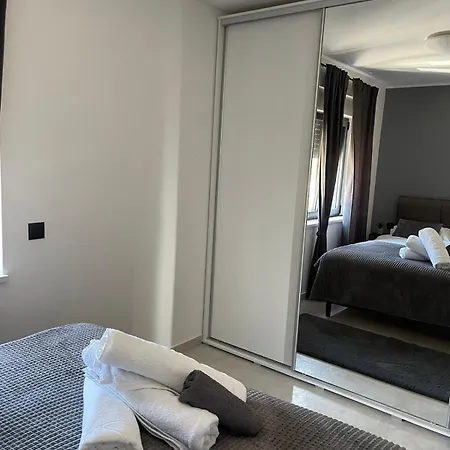 Relax With Parking Apartment