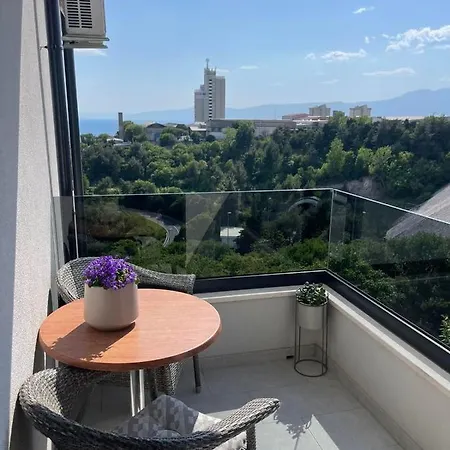 Relax With Parking Daire Rijeka