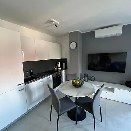 Relax With Parking Apartment Rijeka